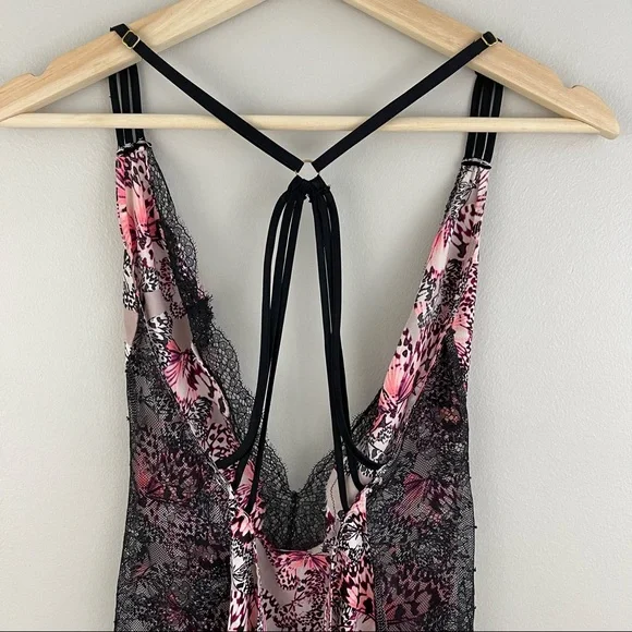 VICTORIA'S SECRET Pastel Light Pink Black Butterfly Lace Plunge Neck Teddy Slip - Picture 6 of 8